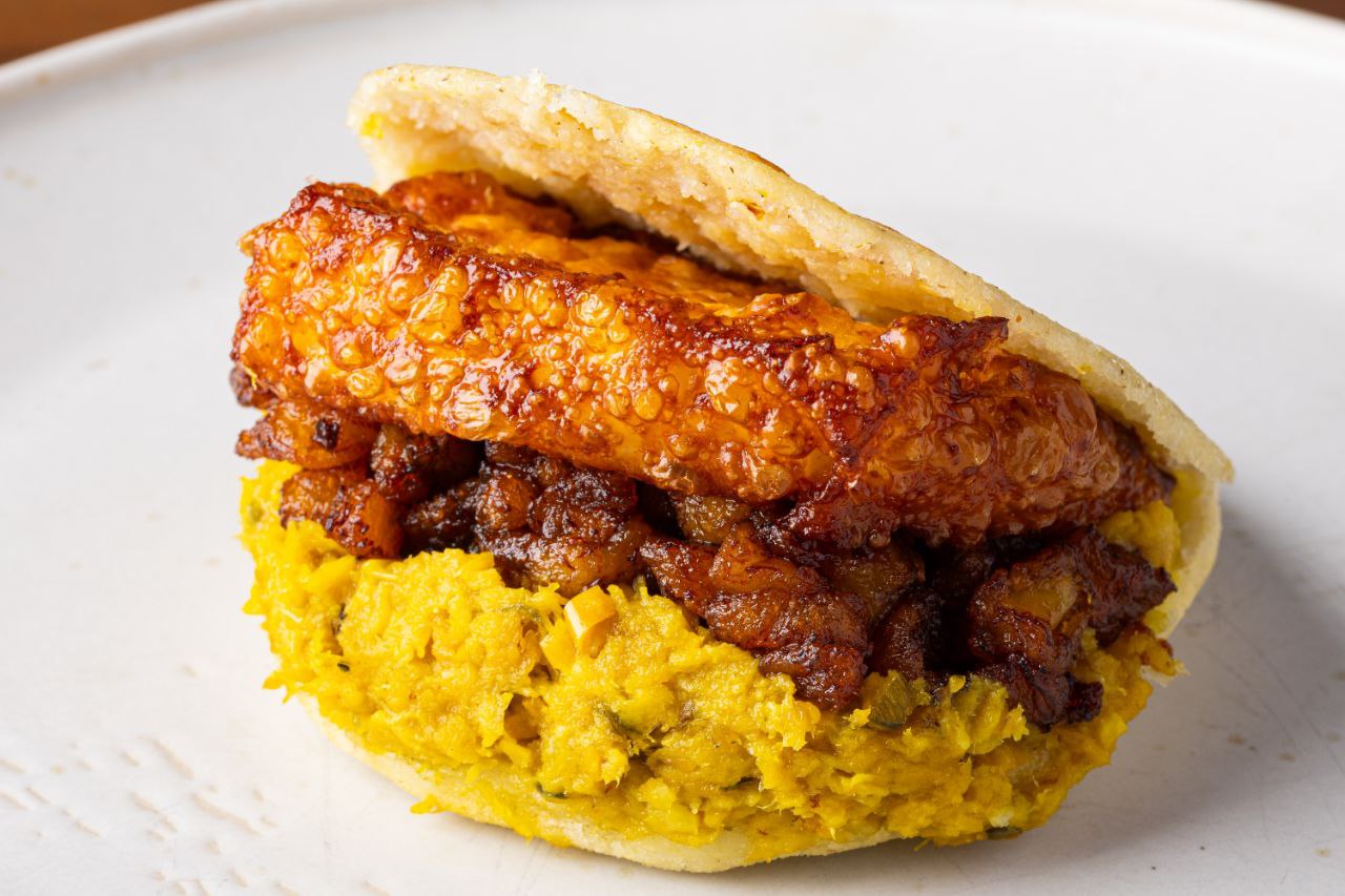 FASTO A LA MESA COMPITE POR LA MEJOR AREPA DE LA CIUDAD.
